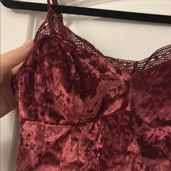 Flirtitude Velvet Bralette in Deep Burgundy - Picture 3 of 10